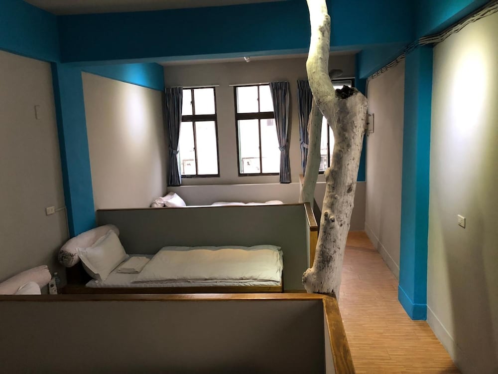 A Good Man's Hostel 8/21