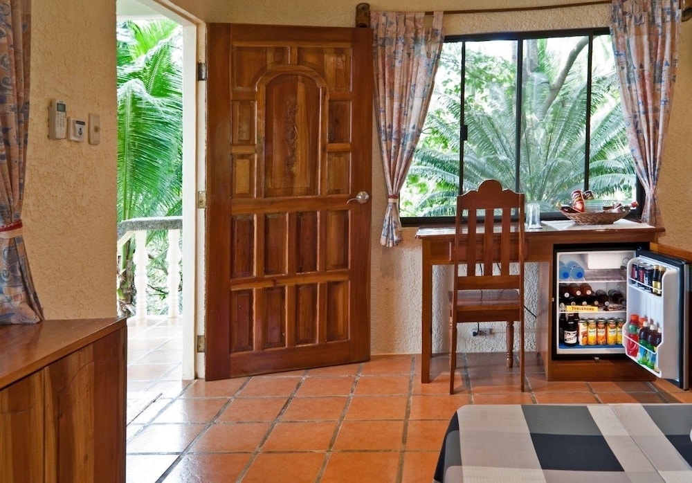 Easy Diving And Beach Resort 34/60
