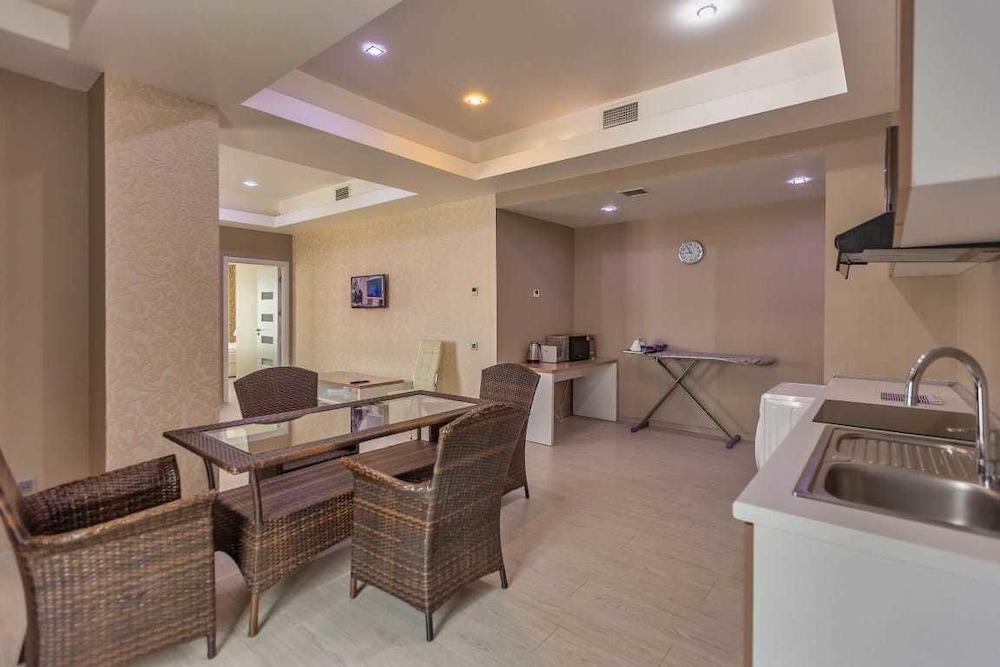 Hotel Diplomat Suites 34/44
