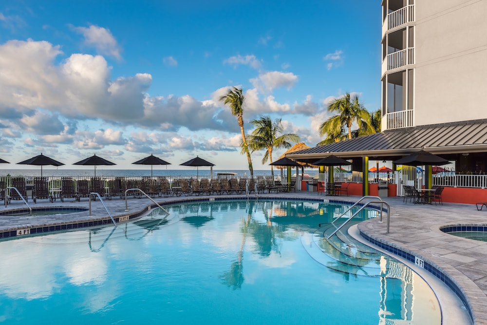 Diamondhead Beach Resort and Spa 2/43