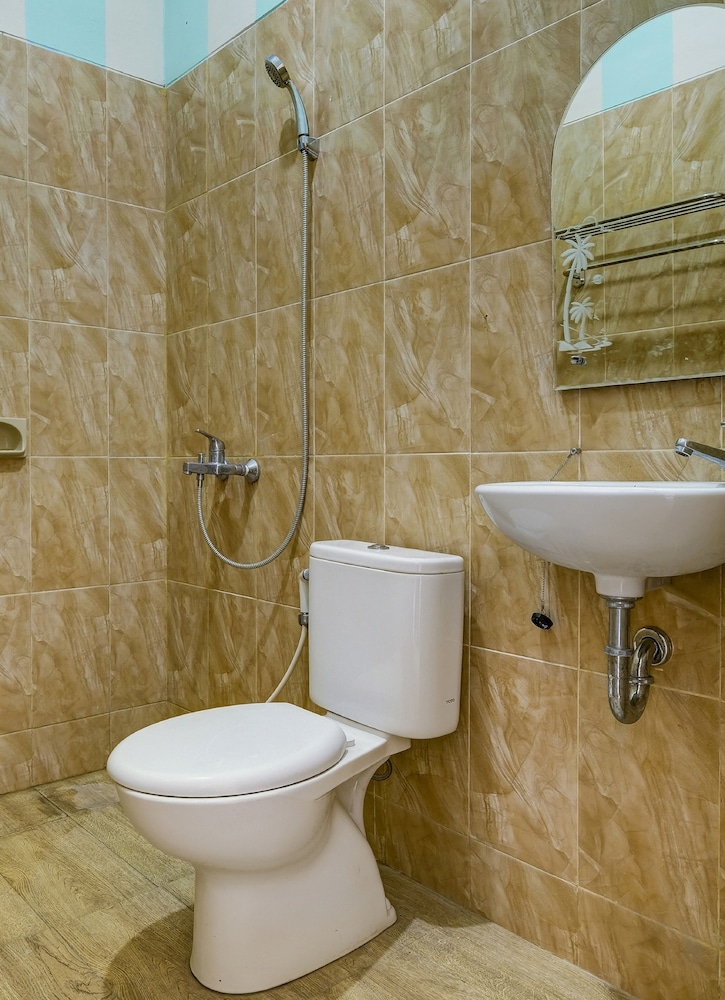 Super OYO 90905 Dangau Datuk Guesthouse 43/43