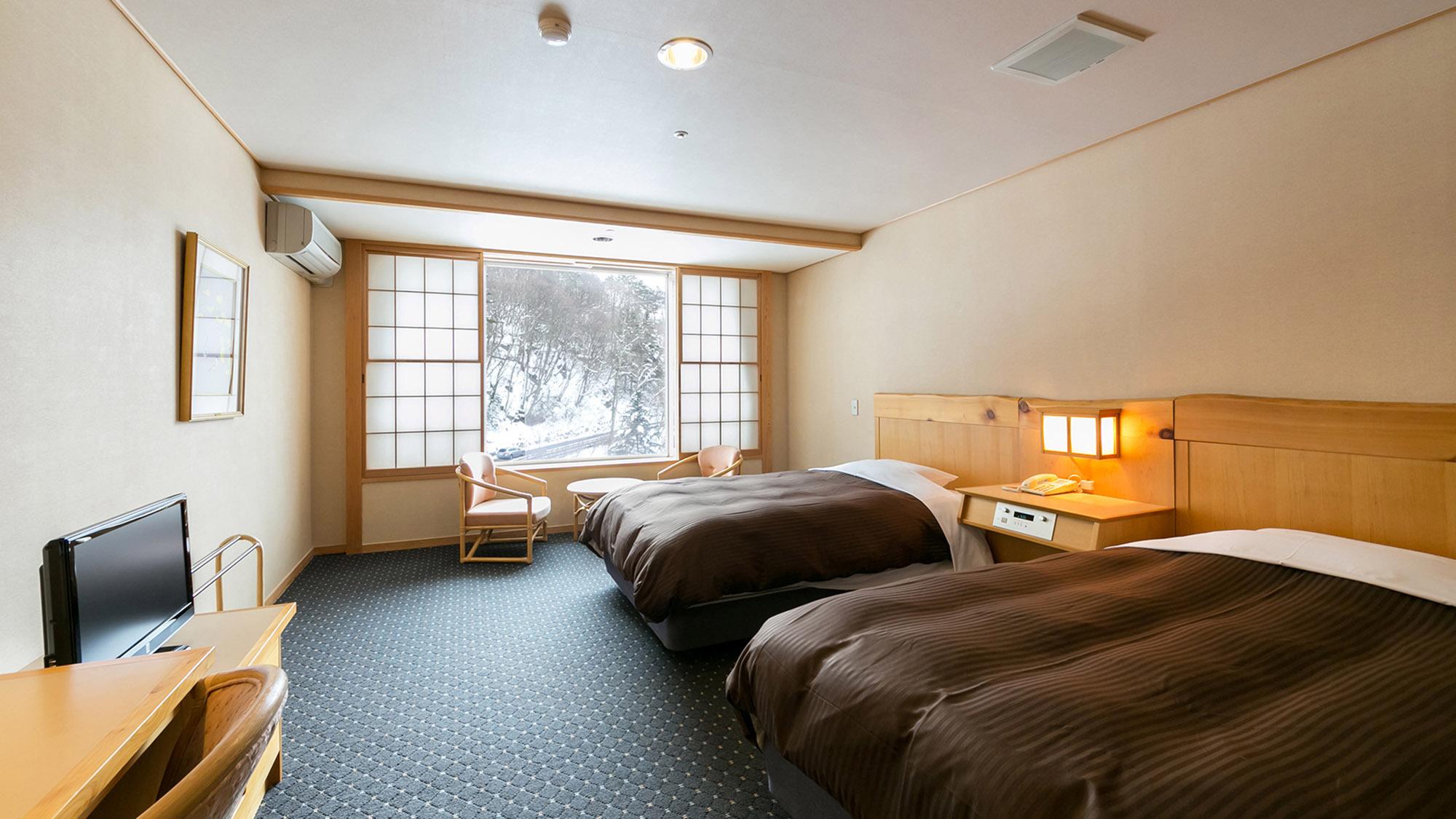 Universal, Twin Beds