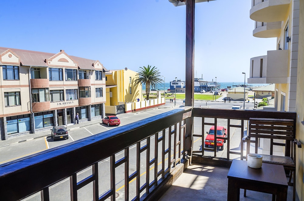 Hotel A La Mer 6/43