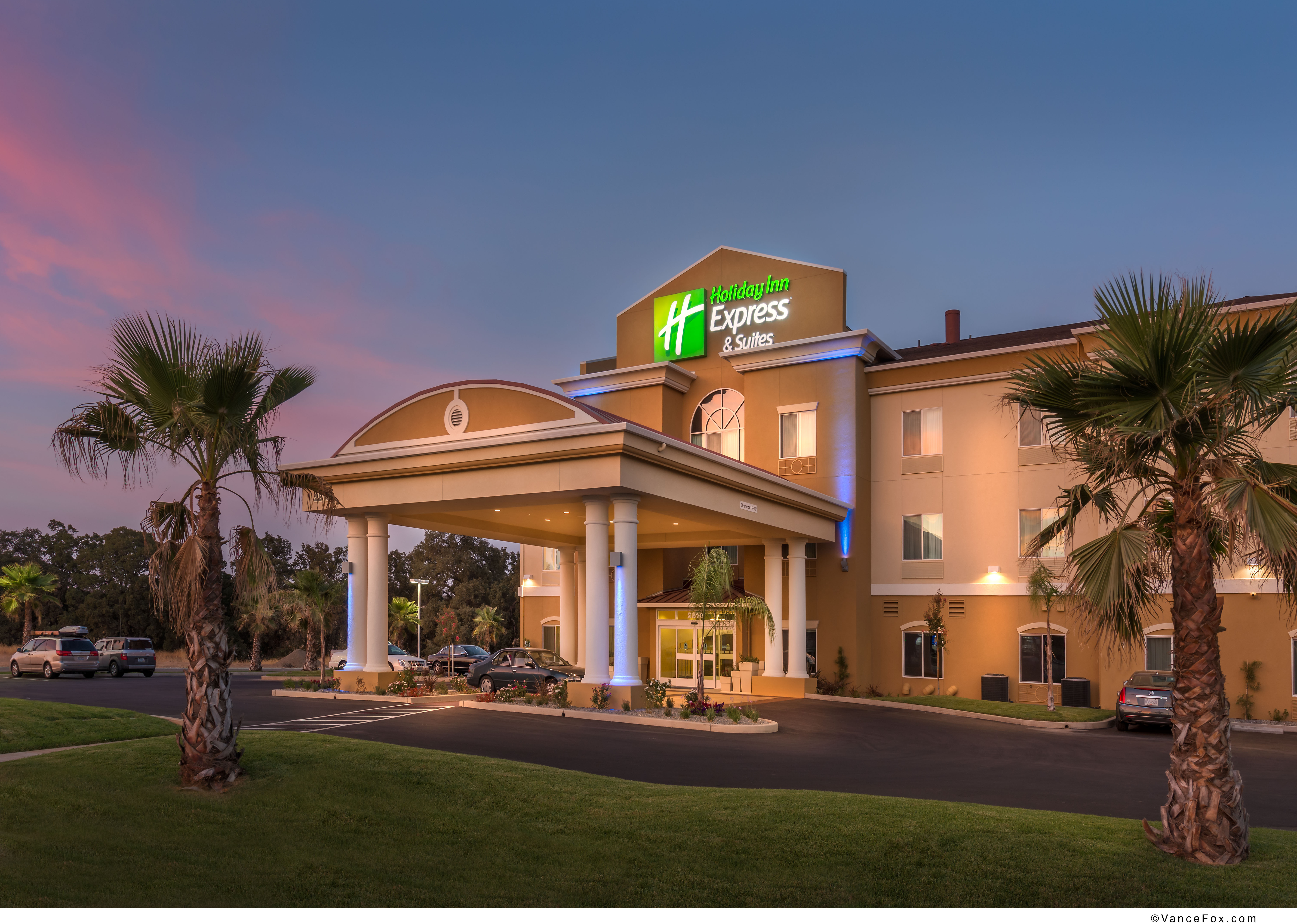 Holiday Inn Express Hotel & Suites Red Bluff-South Redding Area 2/39