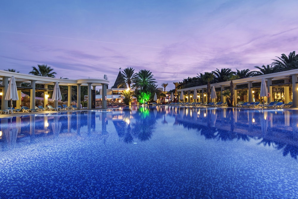 TUI Magic Life Belek 10/91