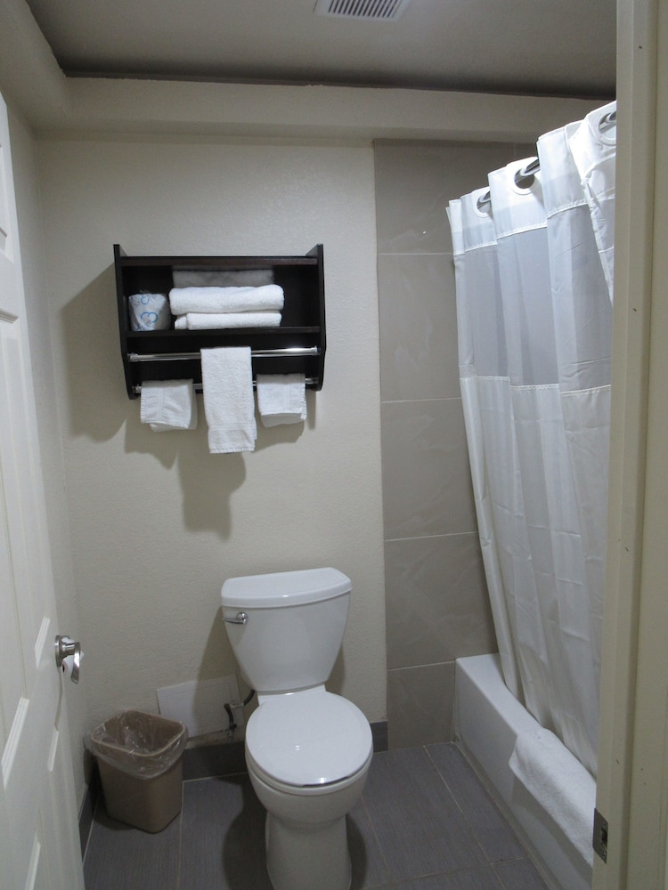 Trinity Suites Downtown Dallas 17/28