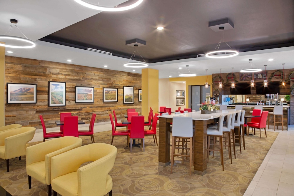 La Quinta Inn Suites By Wyndham Morgan Hill San Jose South 38/46