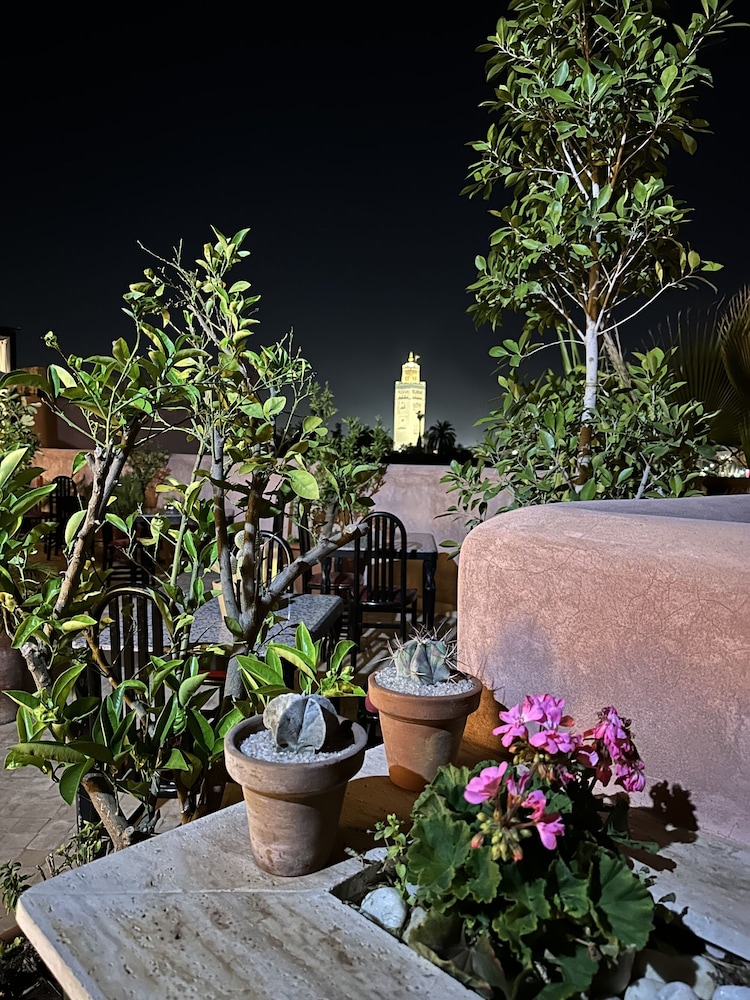 Riad Atrium 54/60