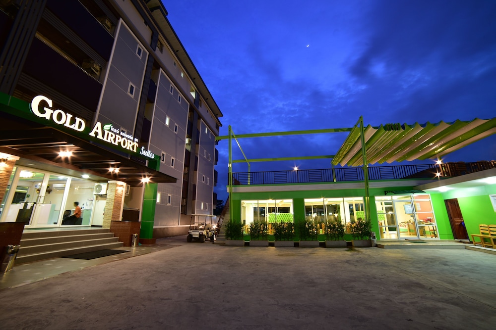 Gold Airport Suites 4/66