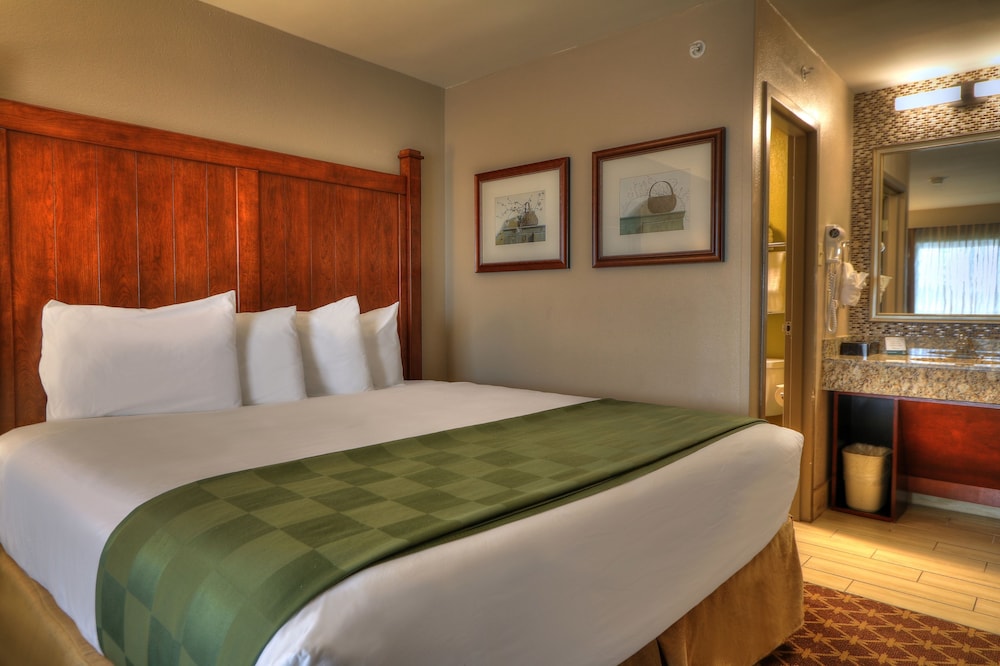 Quality Inn Near The Island Pigeon Forge 23/58