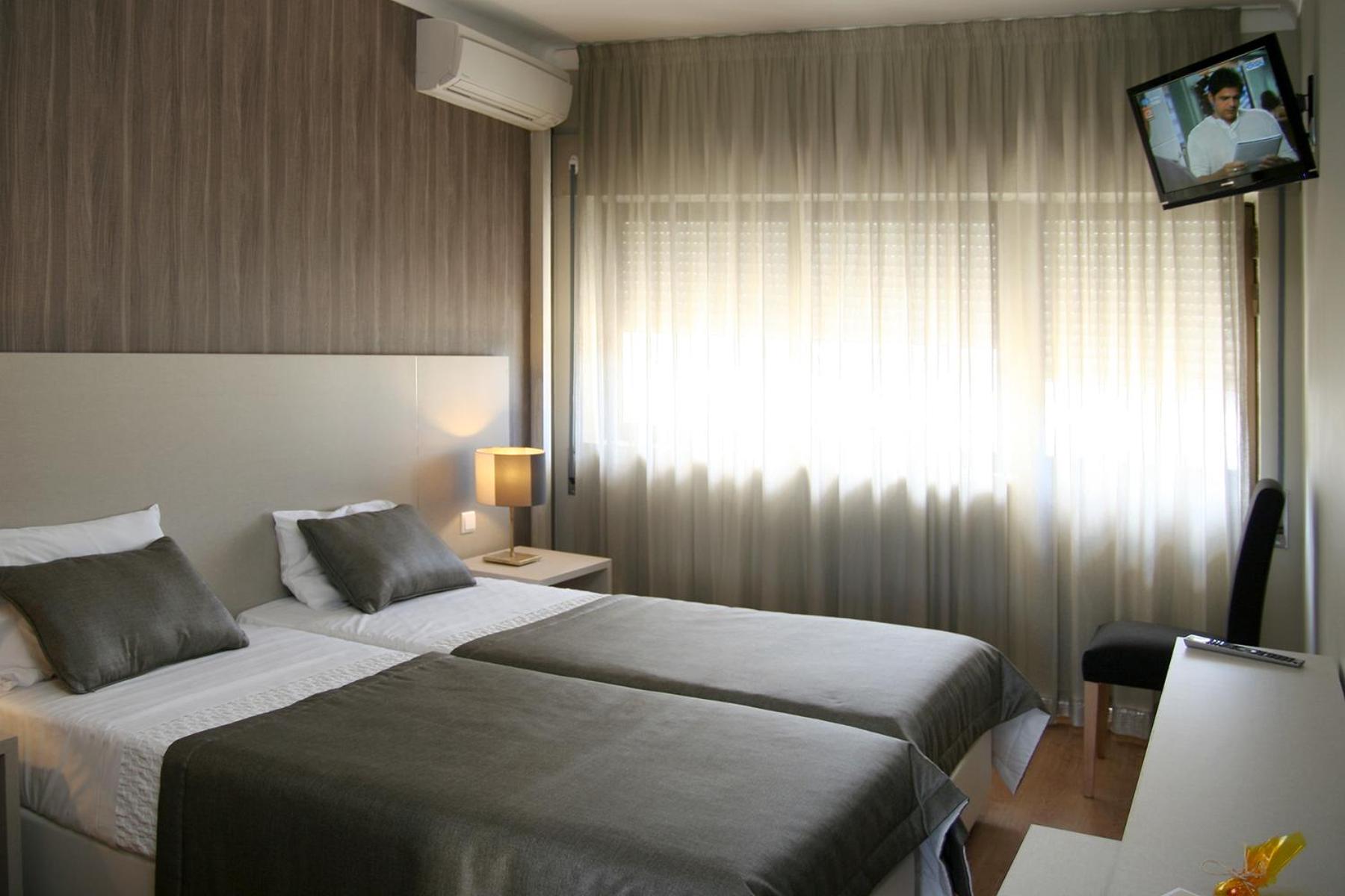 Room, Double or Twin Bed