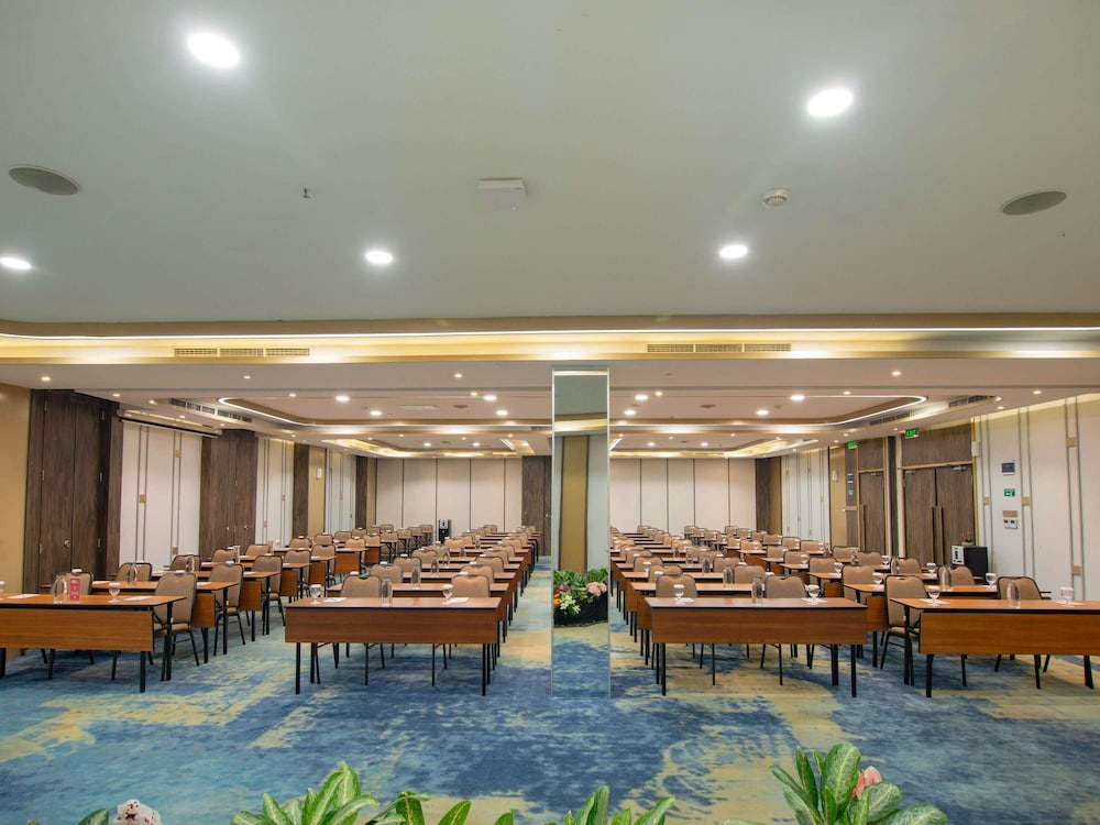 Ibis Bandung Pasteur 34/57