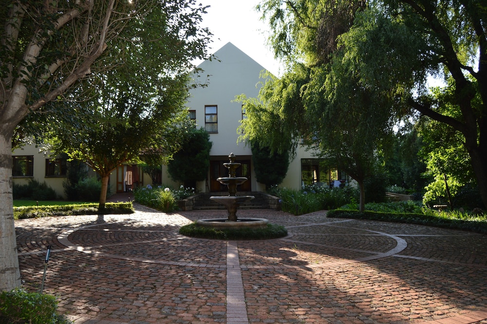 Budmarsh Country Lodge 49/55