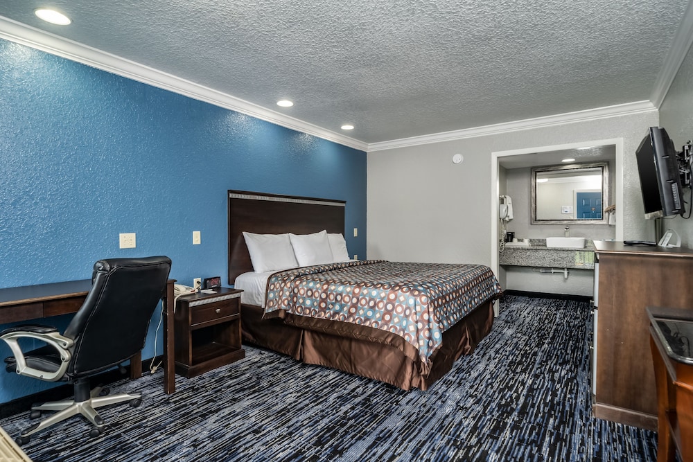 ROOM, KING BED