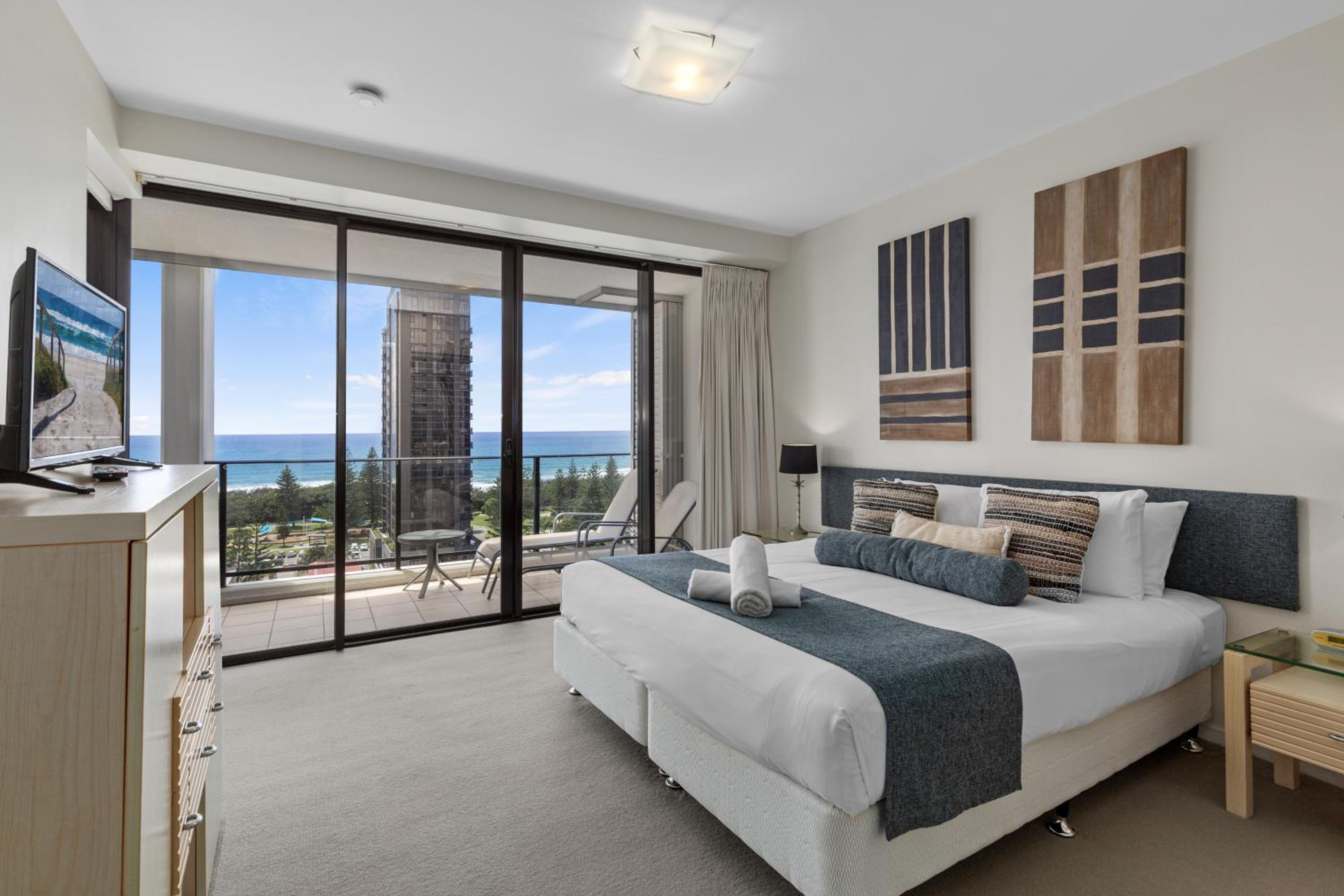 Ultra Broadbeach