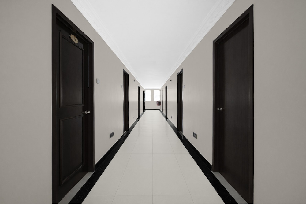 OYO 998 Queen City Hotel 42/50