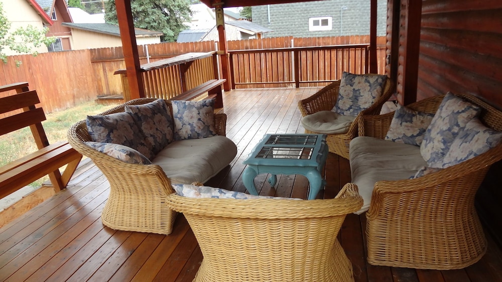 Country Club Chalet 25/43