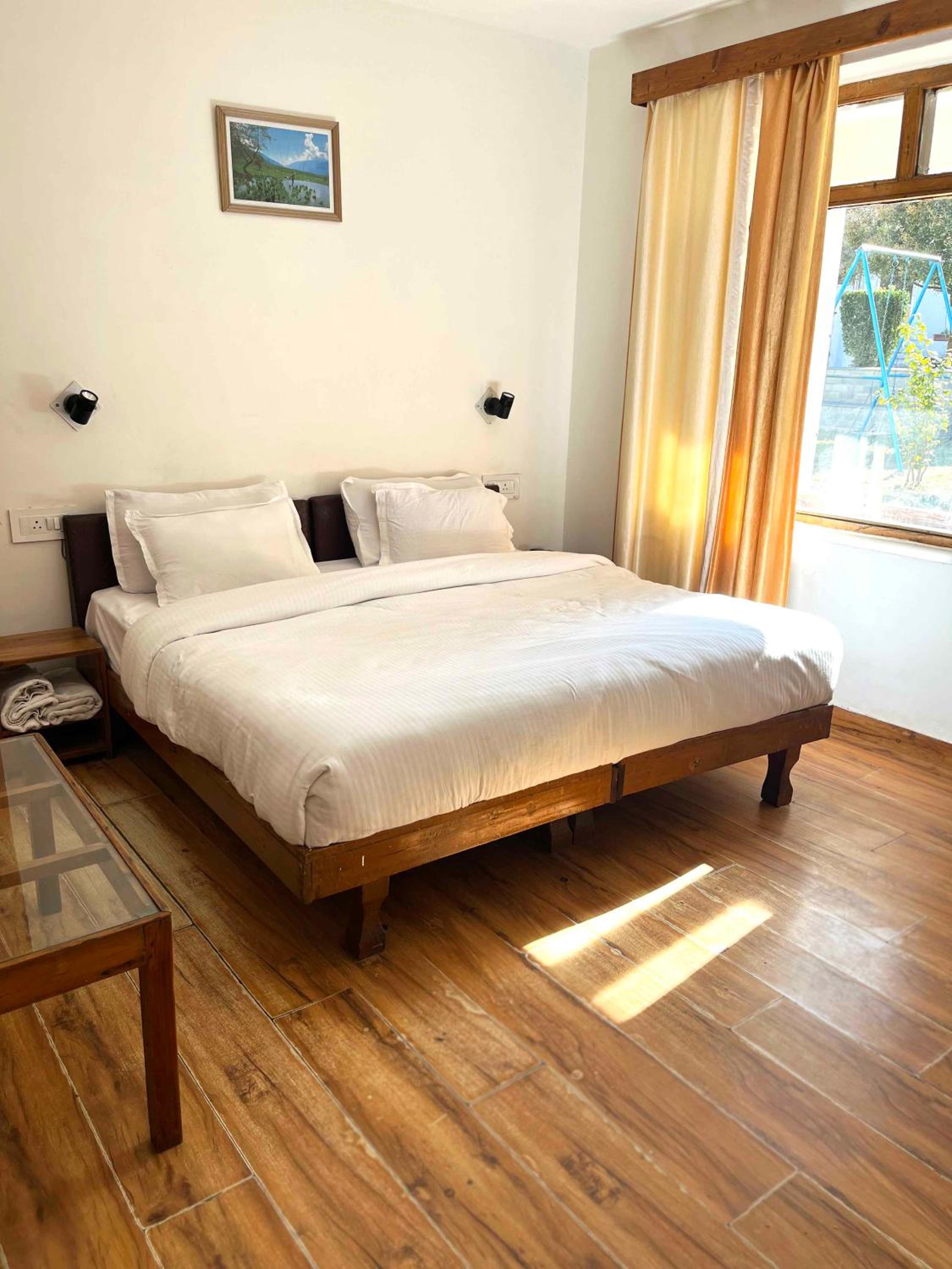 TOURIST HOTEL 14/55