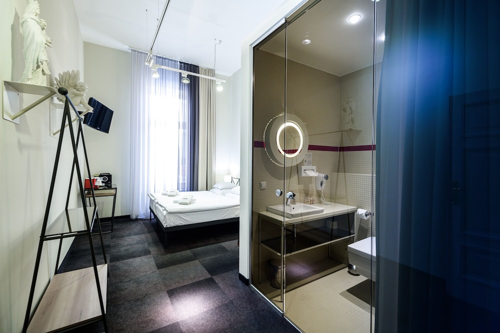 Home Aparthotel 58/58