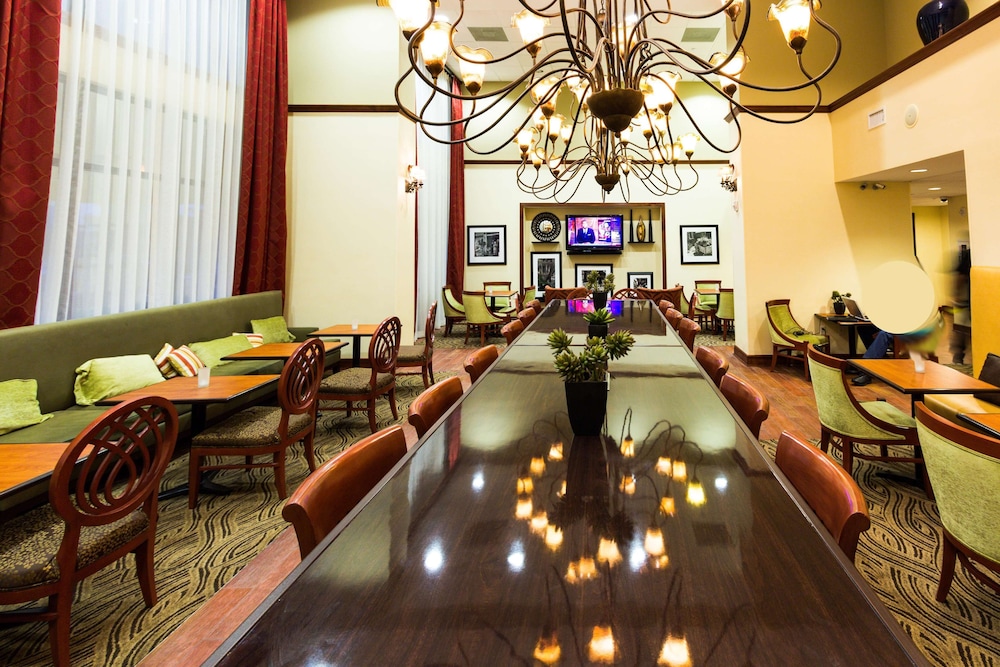 Hampton Inn & Suites Tomball Houston NW 62/86