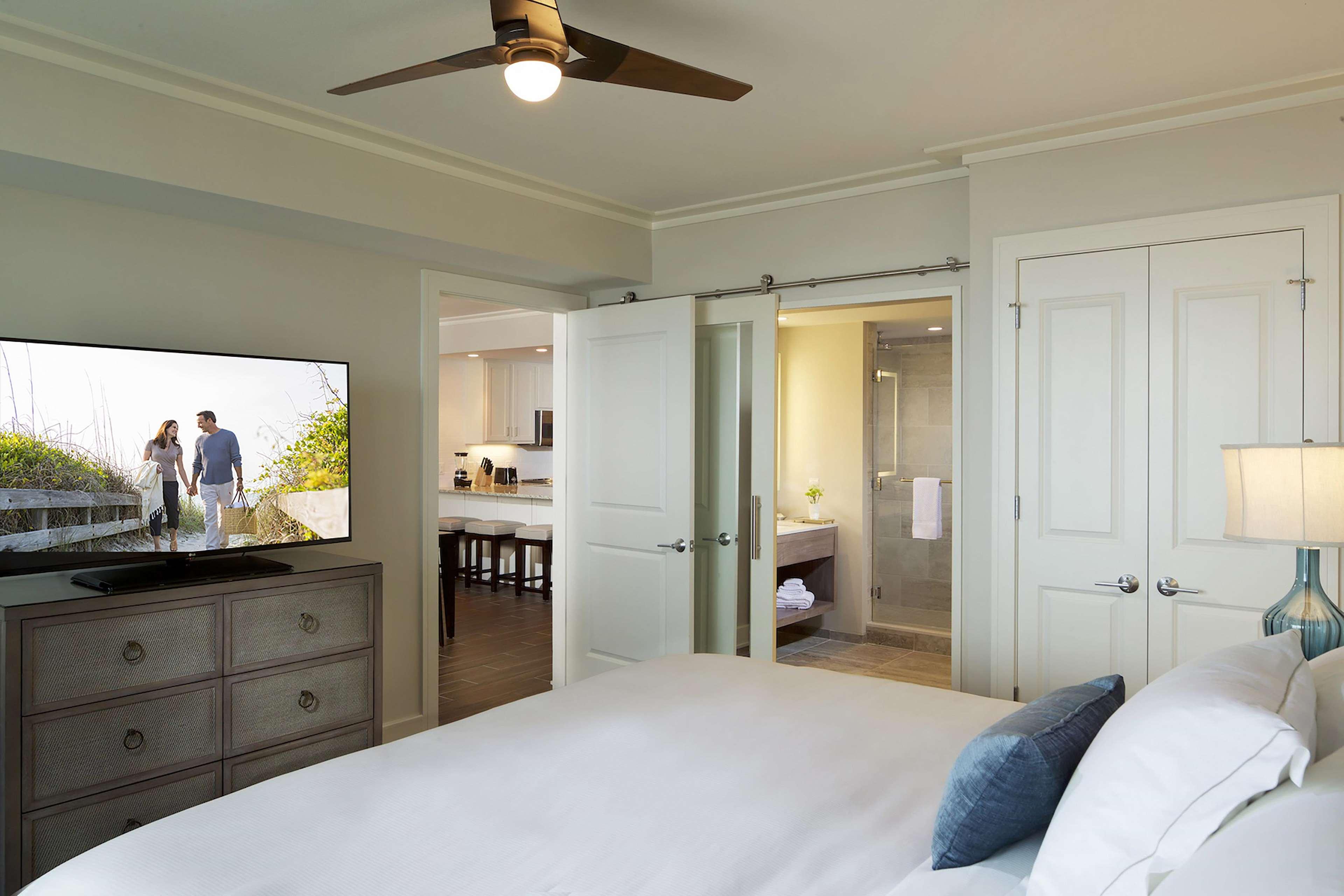 2 BEDROOMS, SUITE, 2 DOUBLE BEDS, KING BED, SOFA