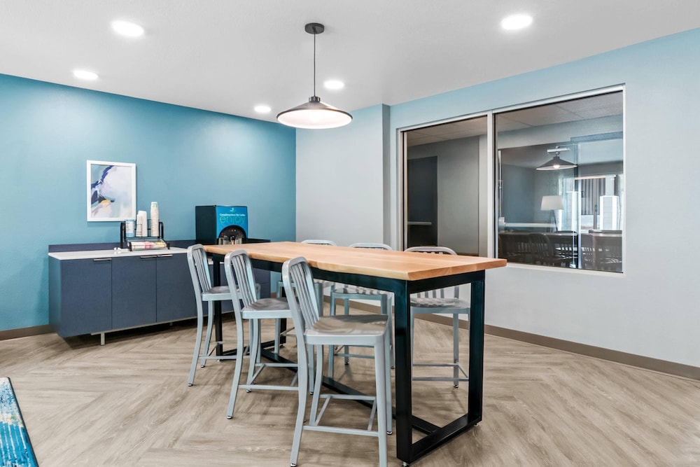 WoodSpring Suites Rogers Bentonville 33/51