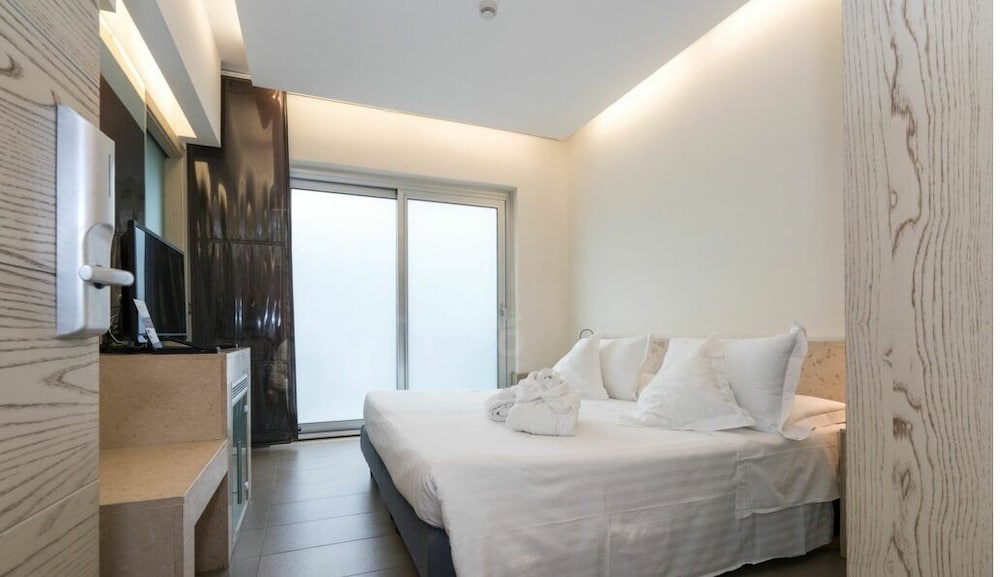 STANDARD, SINGLE, BALCONY