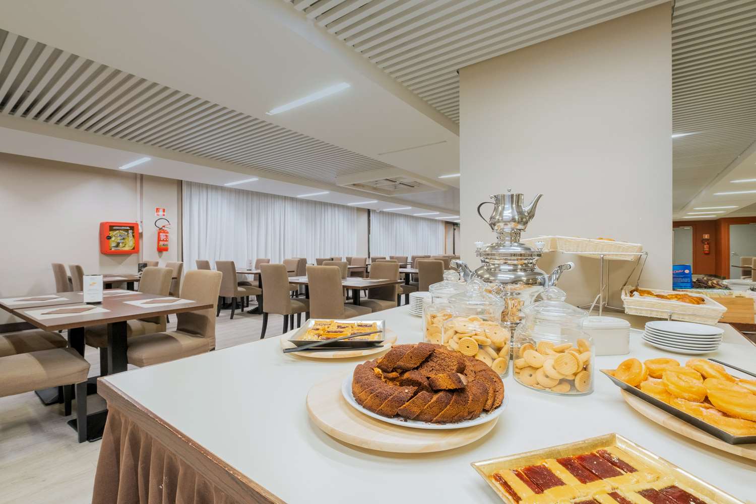 restaurant cafeteria