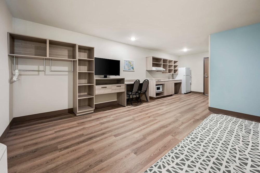 WoodSpring Suites Baton Rouge Airport 49/65