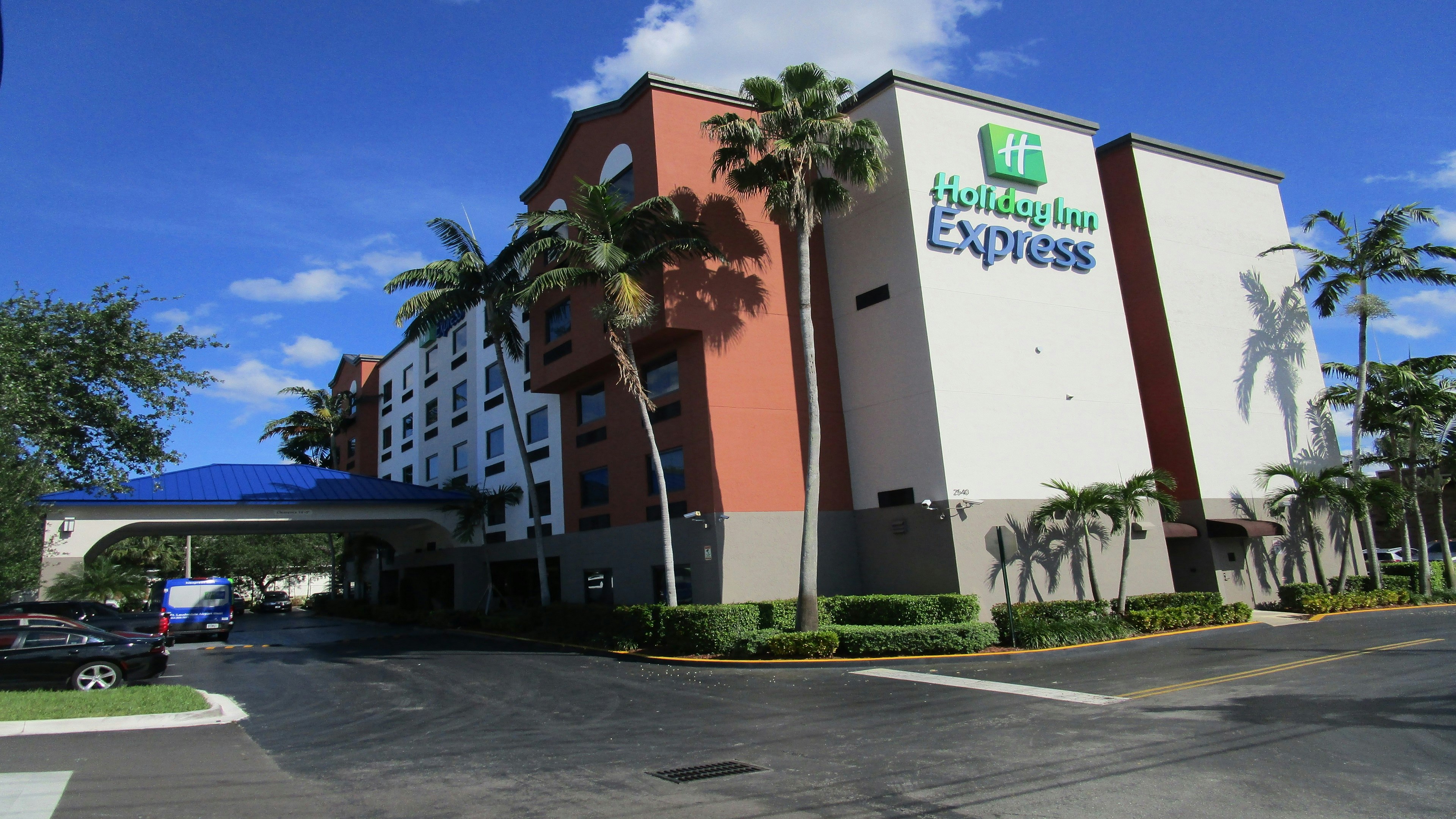 Holiday Inn Express Hotel Suites Fort Lauderdale Airport West 44/50