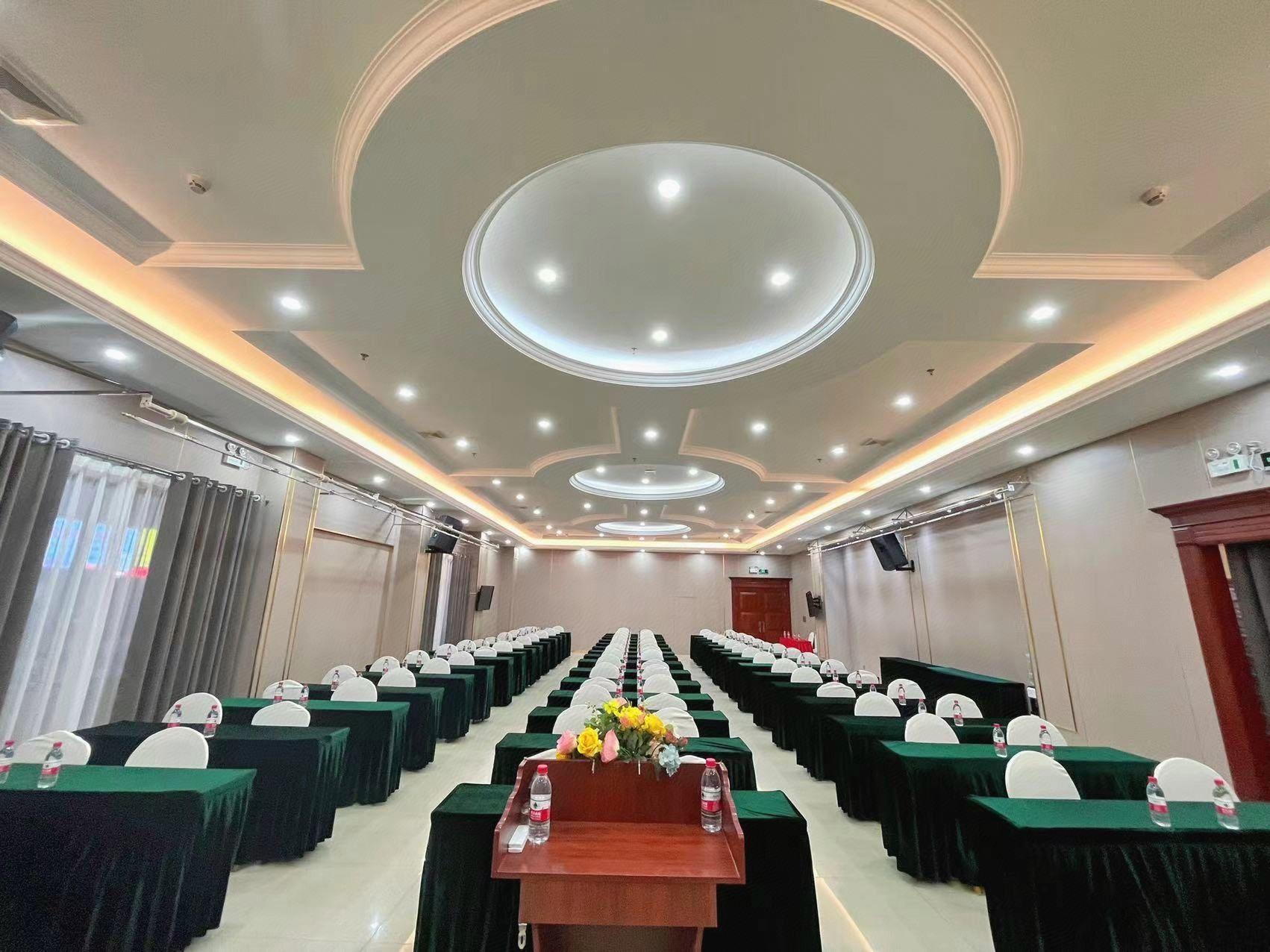 Vienna Hotel (Huizhou CITIC) 43/44