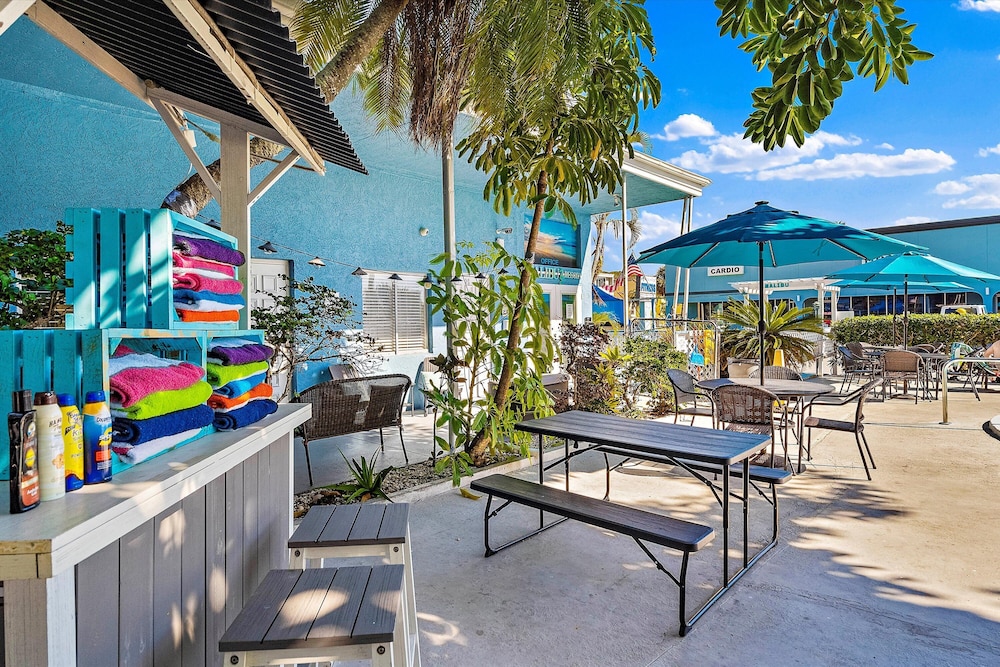 Malibu Resort Motel 35/50