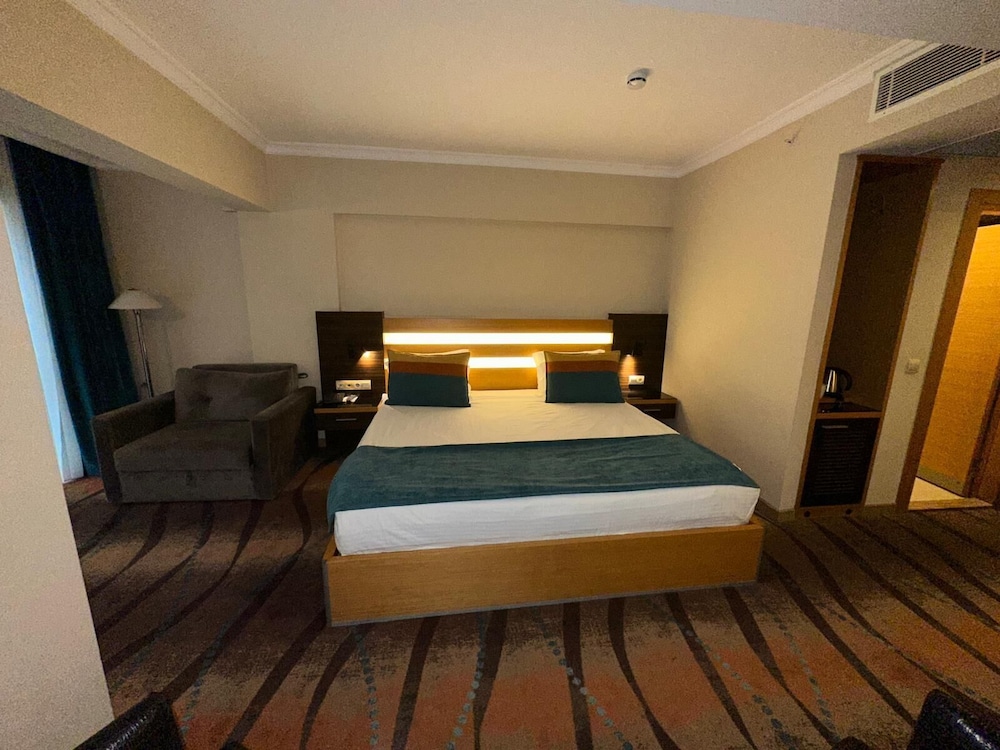 DELUXE, SEA VIEW