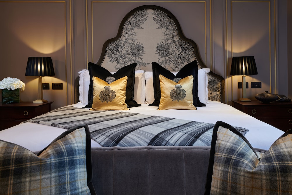 House, King Bed
