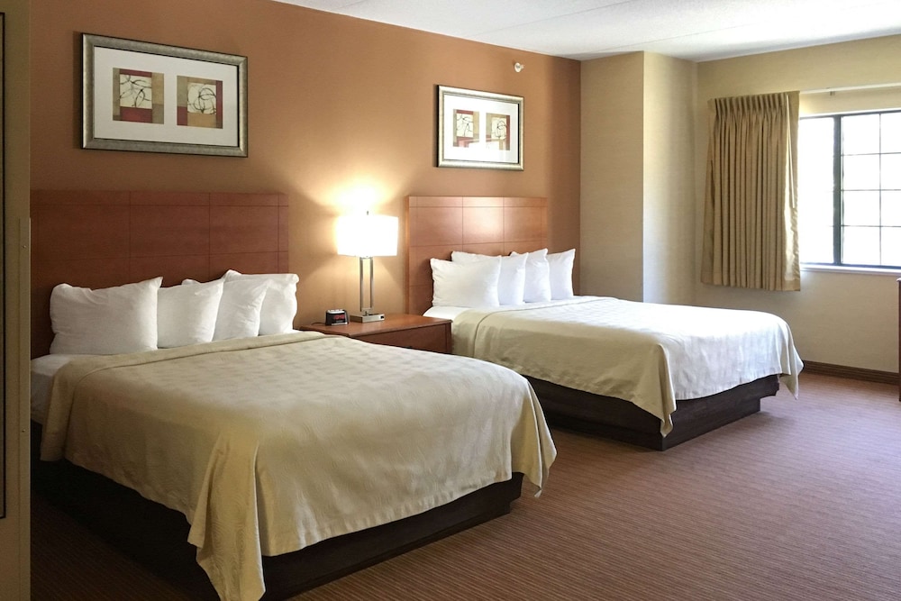 MainStay Suites of Lancaster County 10/42