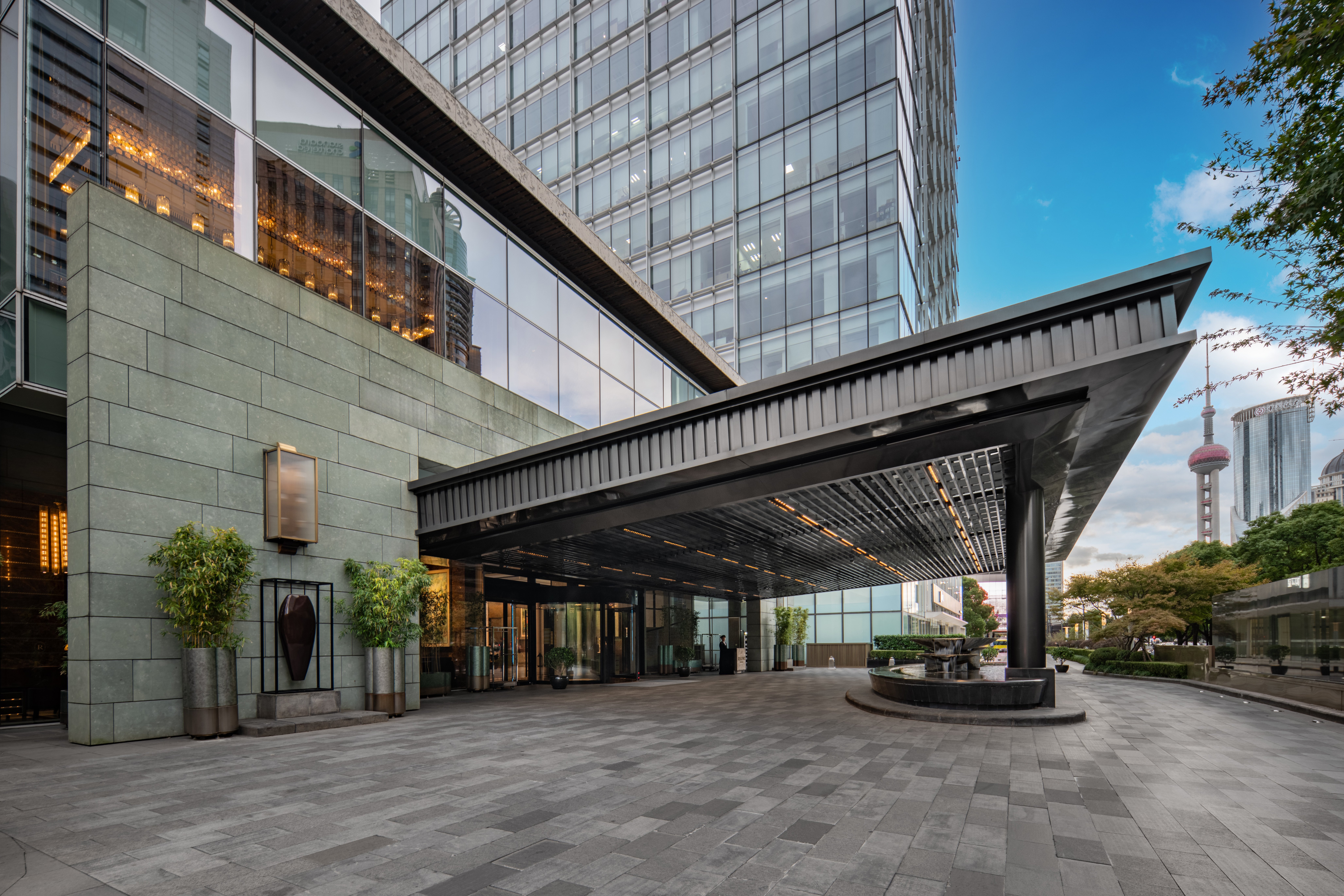 Regent Pudong Shanghai 76/84