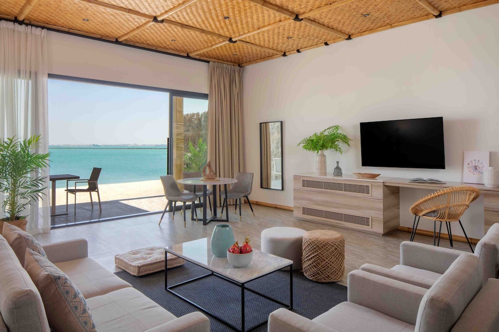 Anantara World Islands Dubai Resort 42/78