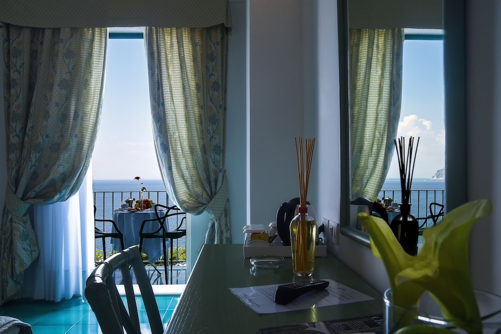 Miramalfi Hotel 63/85