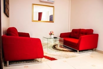 Airport West Hotel 56/75