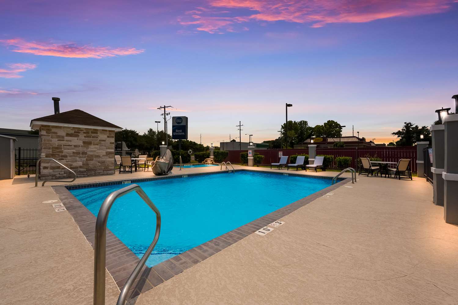 Clarion Pointe Huntsville West 7/14