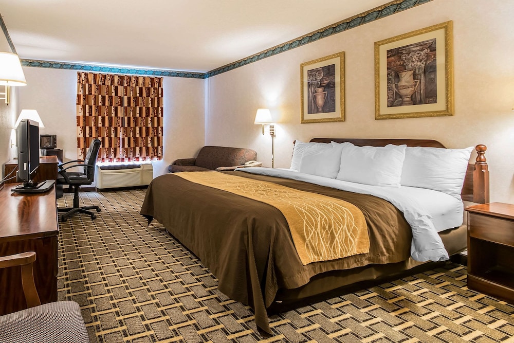غرفة قياسية بسرير كينج