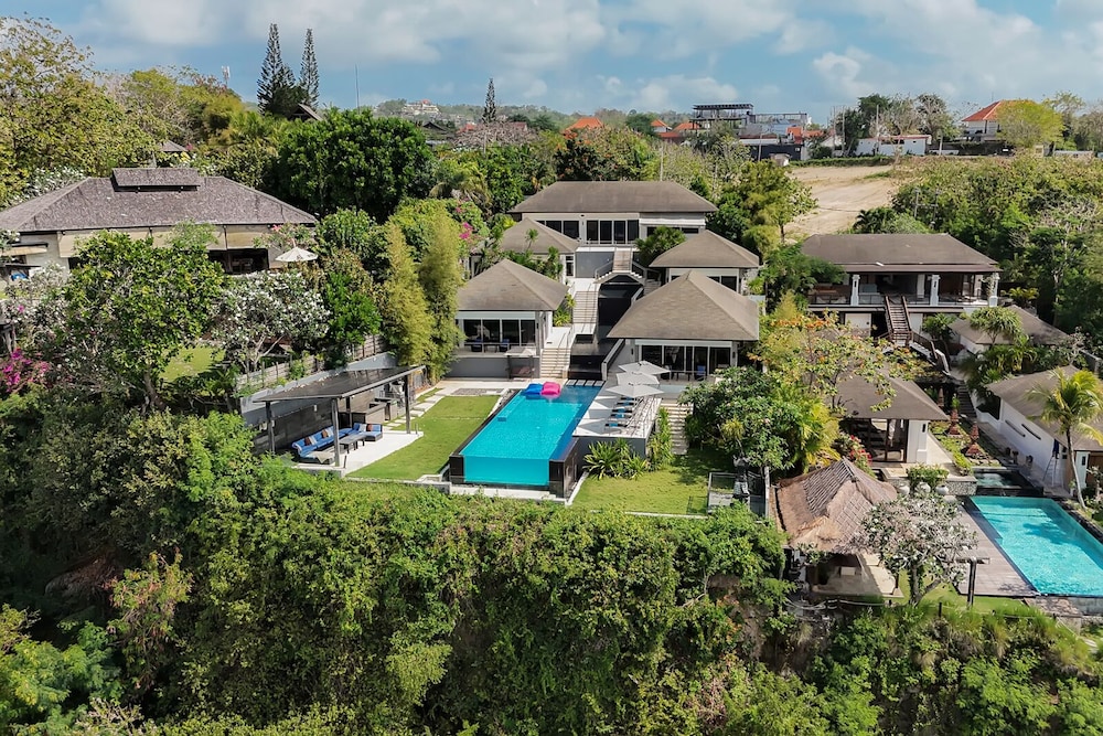 Suluban Cliff Bali Villa 29/50
