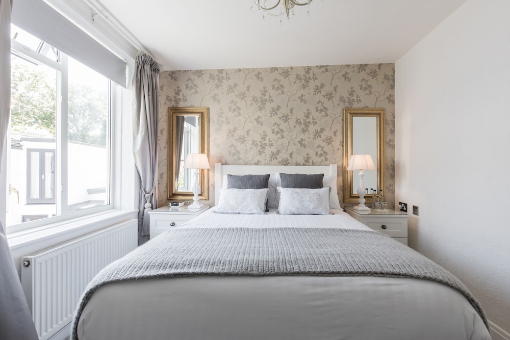 Mount Pleasant Hotel 6/50