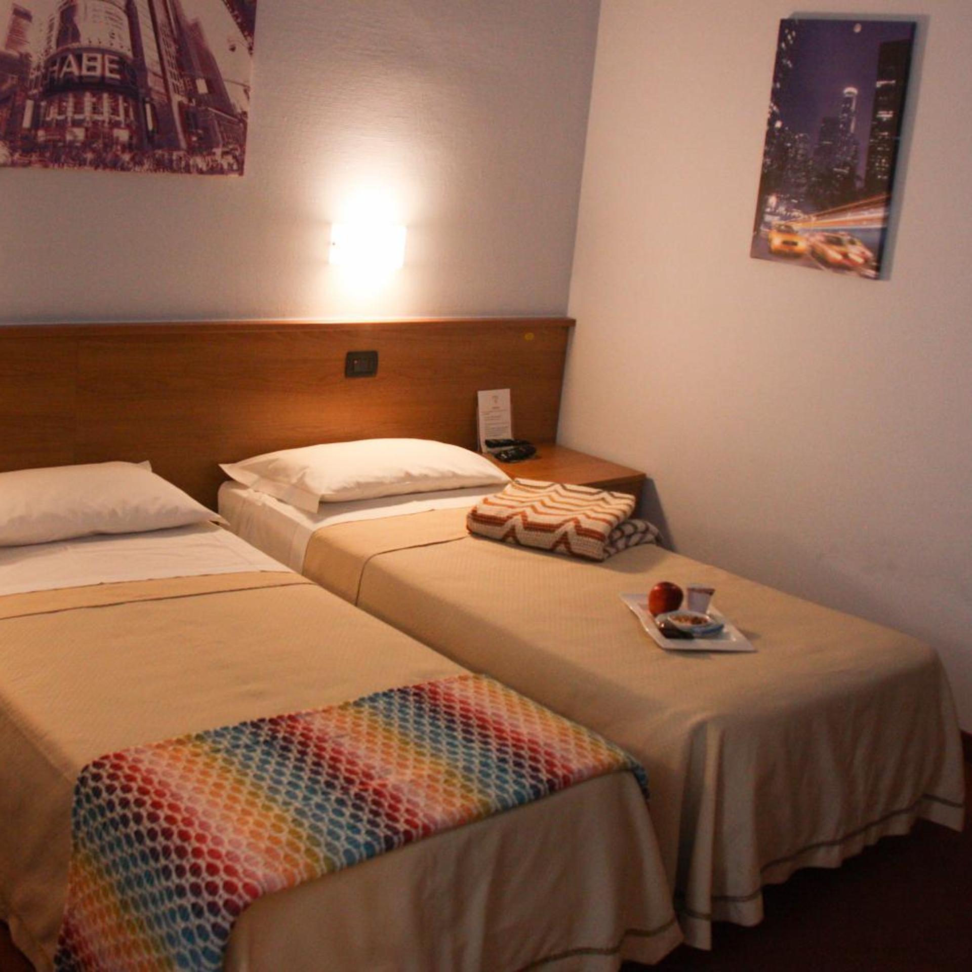 غرفة بسريرين منفصلين، Hotel Lux 6/10
