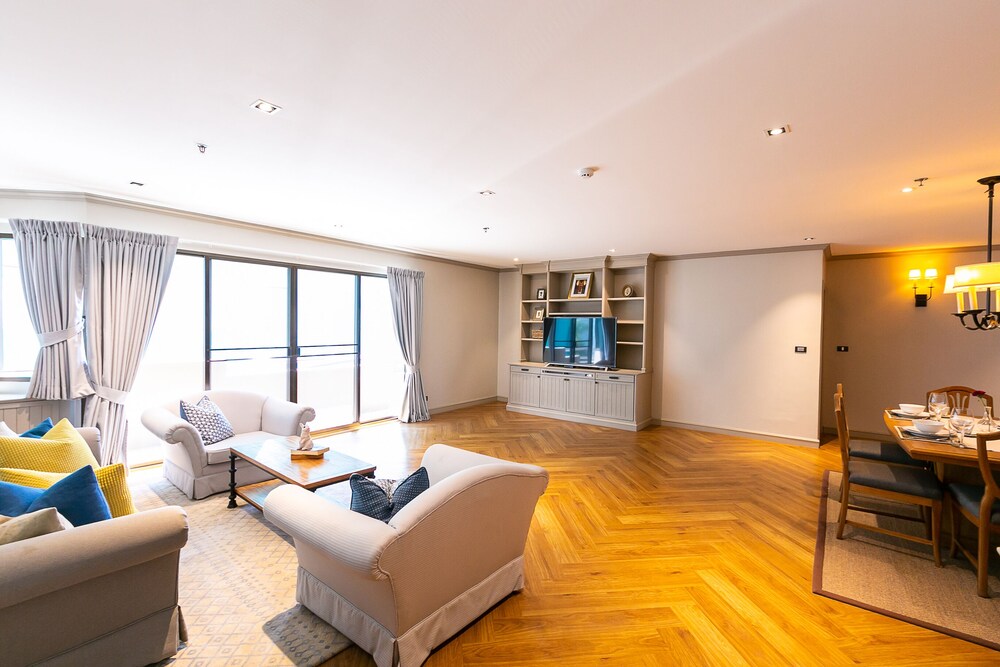 THEA Private Suites by TH District 39/64