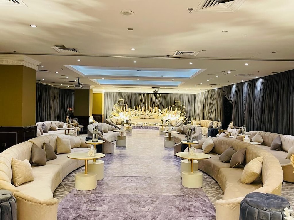 جولدن تيوليب بريدة(Golden Tulip Buraidah Al Qassim Hotel) 30/50