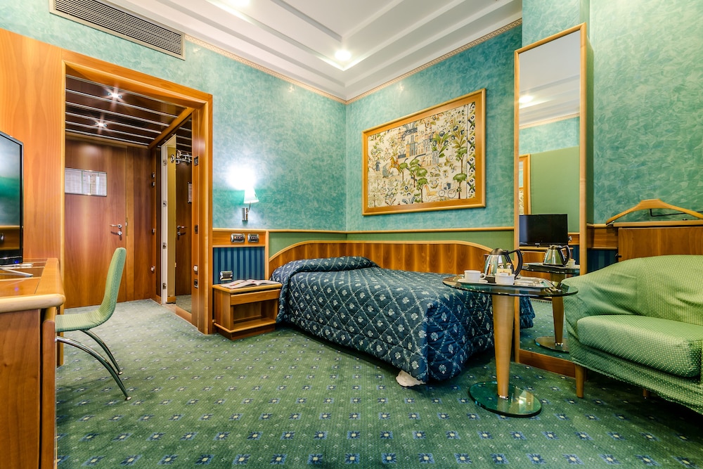 Brunelleschi Hotel Milan 18/49
