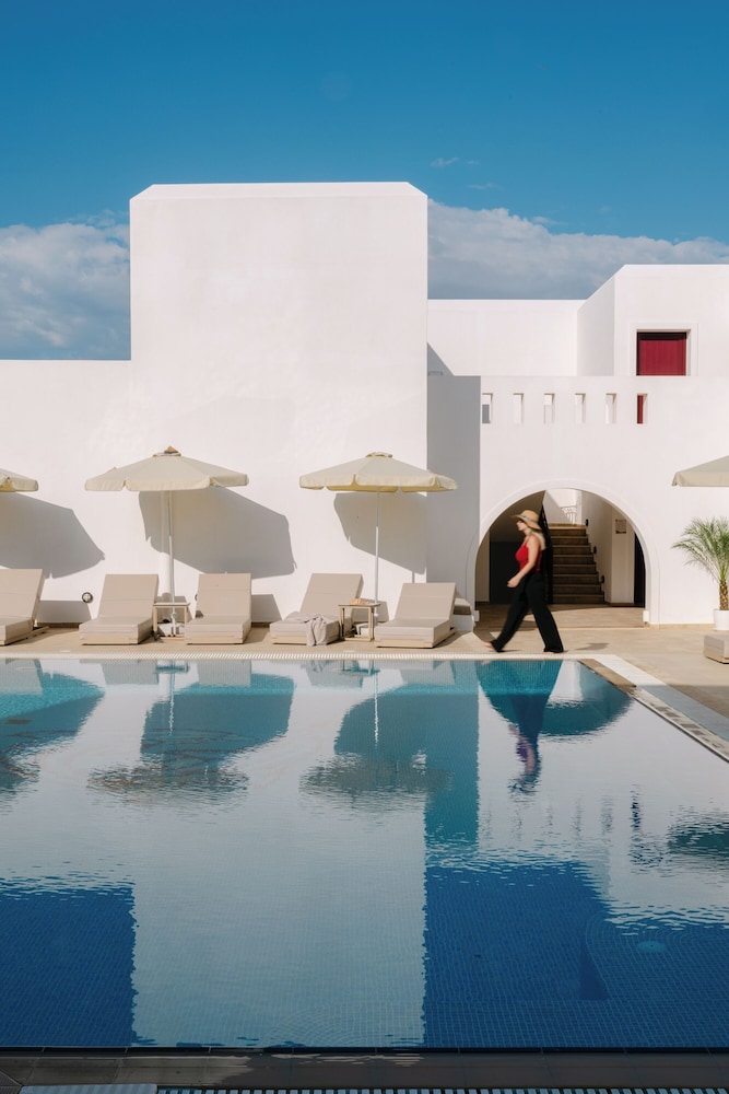 Perla Hotel 70/73