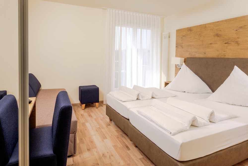 Hotel Mythos 12/50