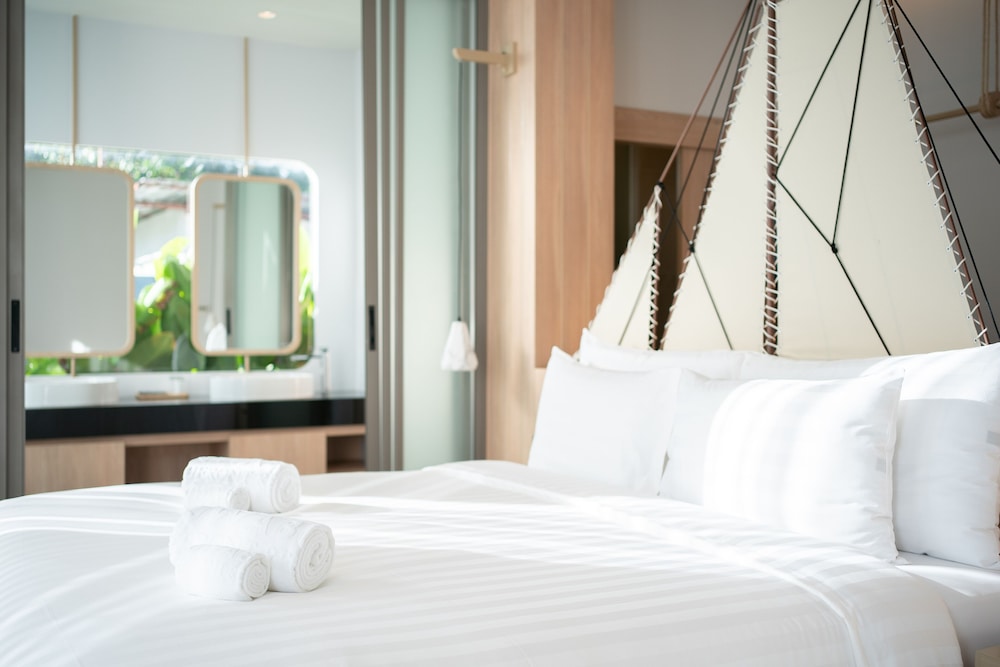 Panwaburi Beachfront Resort 20/50